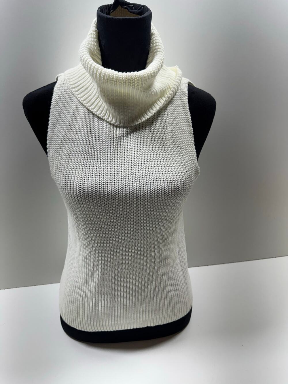 Antonio Melani Women’s Cream Sleeveless Cowl Neck Sweater Sz Small Minimalist